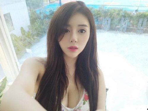 斗鱼卡卡在线视频,直播间的魅力女神，带你领略电竞风采  第3张